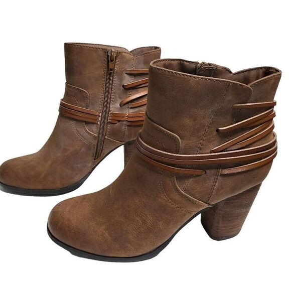 NEW MADDEN GIRL Denice Strapped Brown Ankle Booties Size 8 - Picture 9 of 12